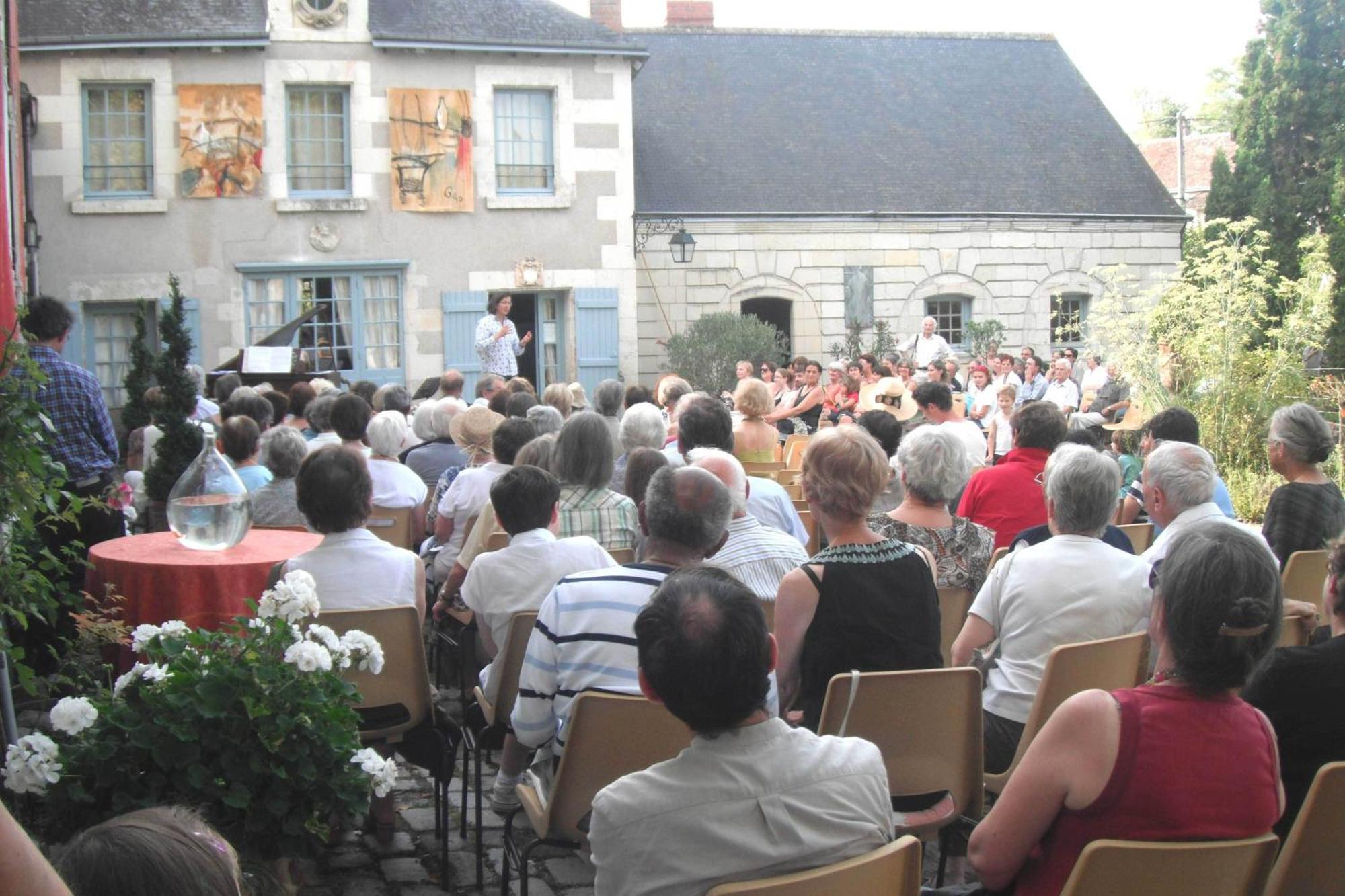 Bed and Breakfast Les Douves Onzain Esterno foto